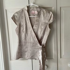 Wrap tie top
